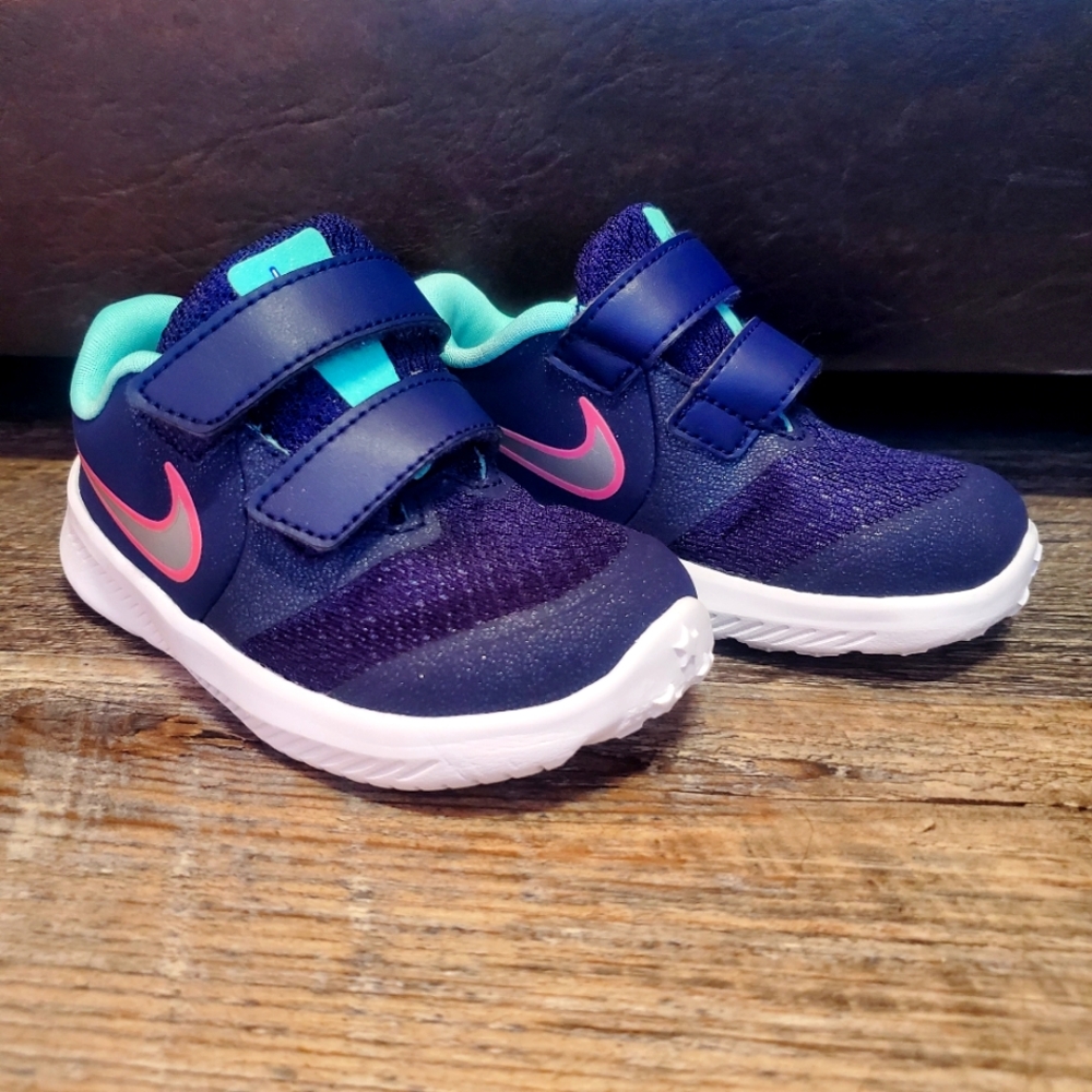 Nike toddler shoes. Size 6